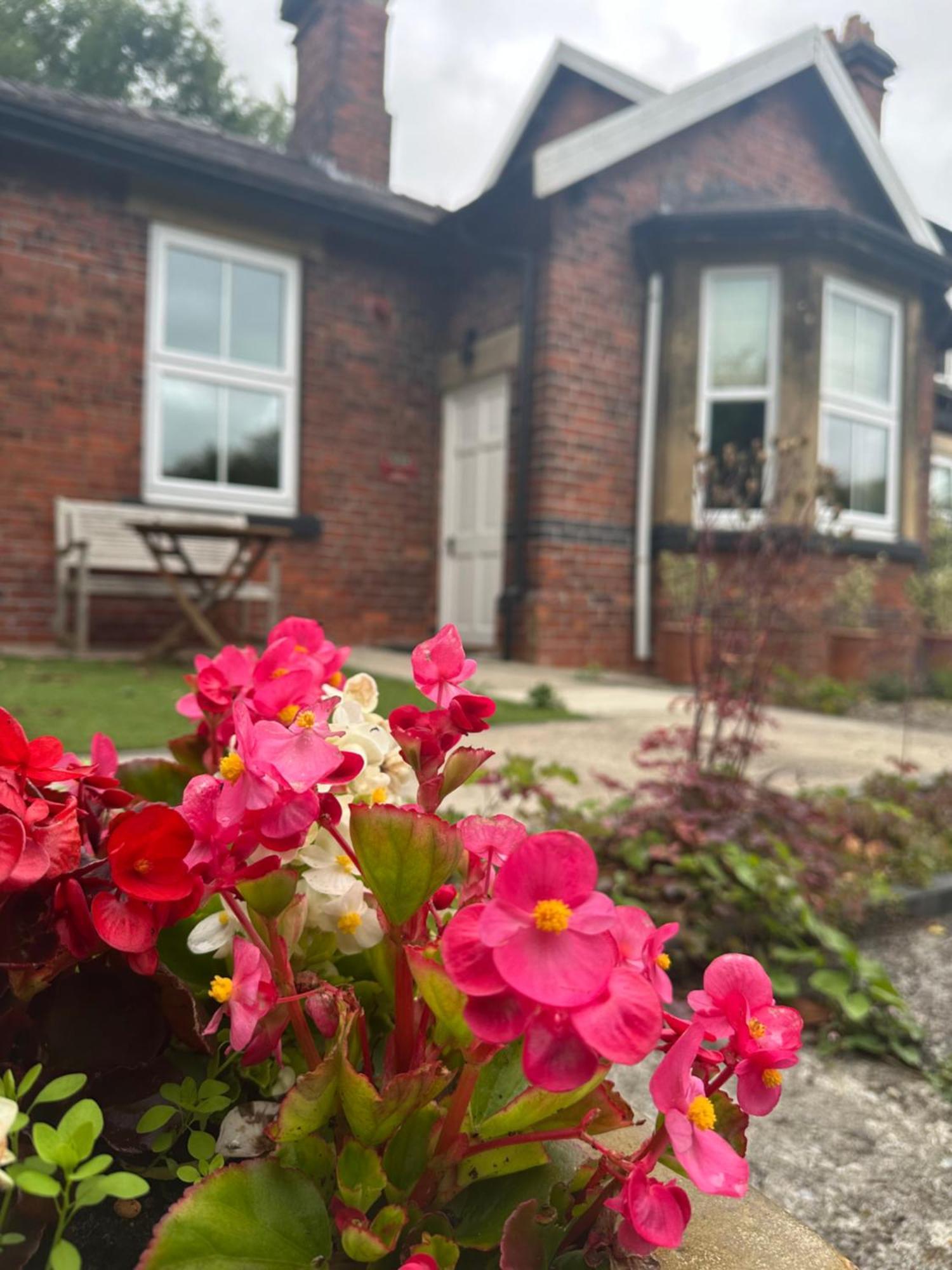 Station House Holiday Cottages, Exclusively For Grown Ups, Thornton Dale Pickering Buitenkant foto