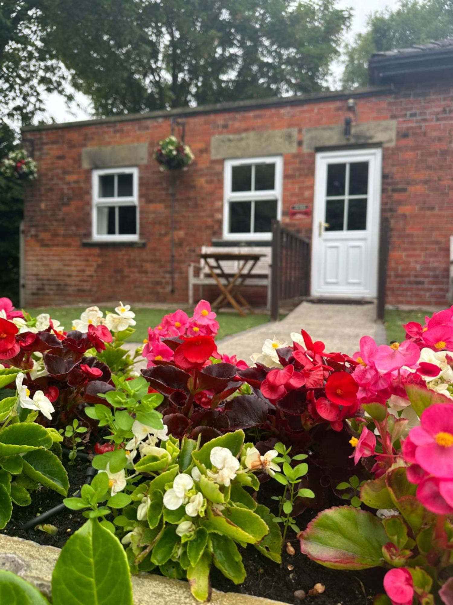 Station House Holiday Cottages, Exclusively For Grown Ups, Thornton Dale Pickering Buitenkant foto